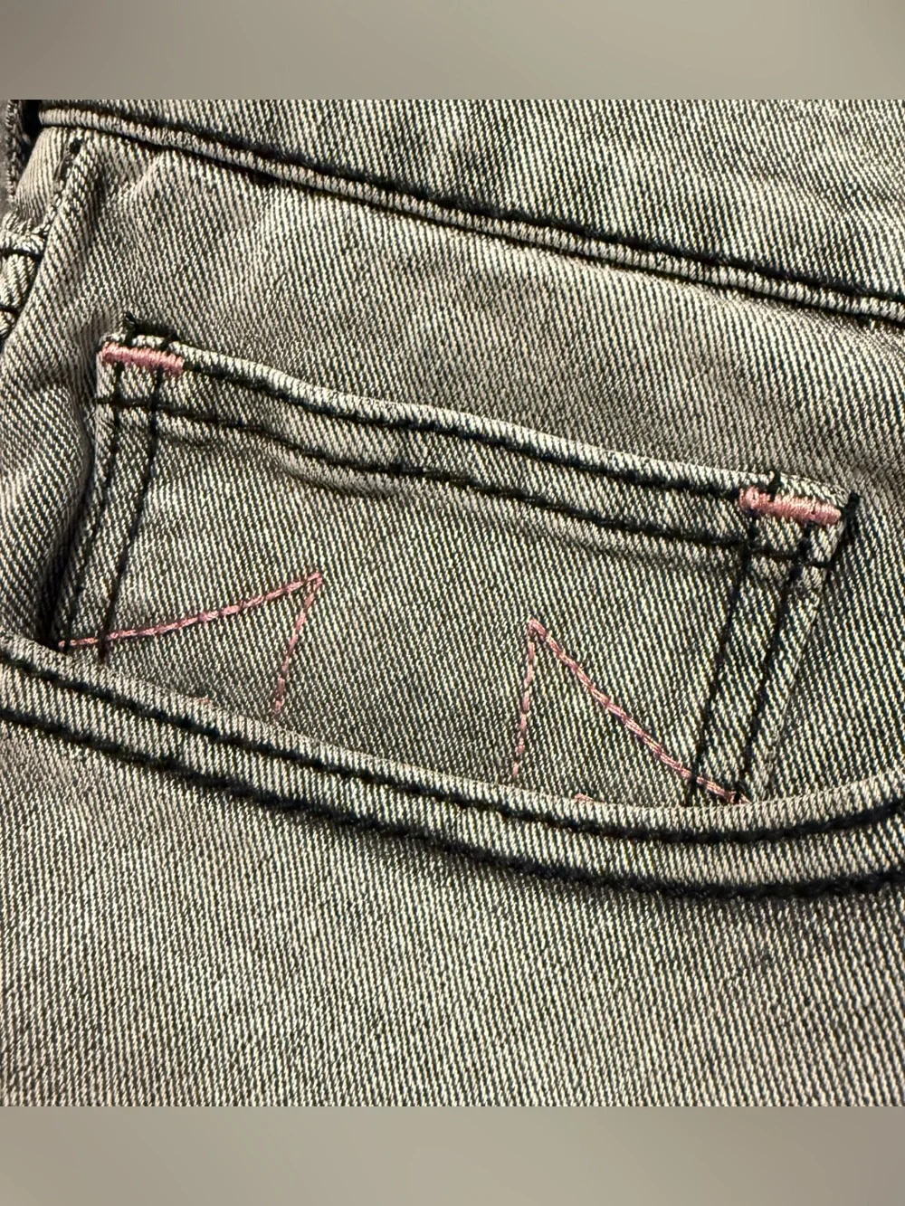 True Religion Jeans Mens 34x34 *Flaw* Gray Ricky Relaxed Straight Pink Stitching